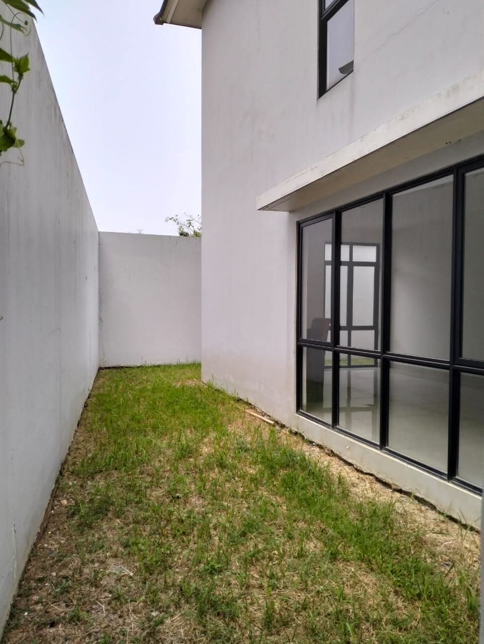Rumah di Jual di Taman Simpruk Lippo Cikarang